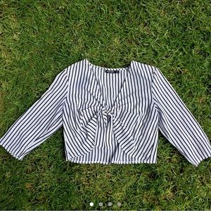 Striped Crop Top 🤍🖤 (new w/o tags)​​